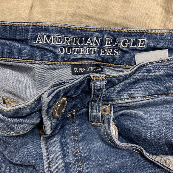 American Eagle ripped jean shorts - Picture 3 of 3